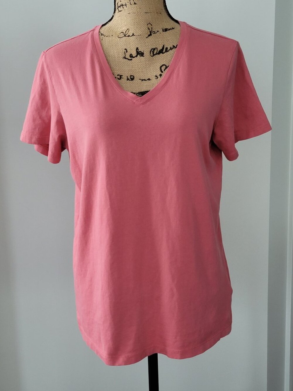 Lands' End Short Sleeve V-Neck 100% Cotton Coral Colored  T-Shirt Women's Size M
